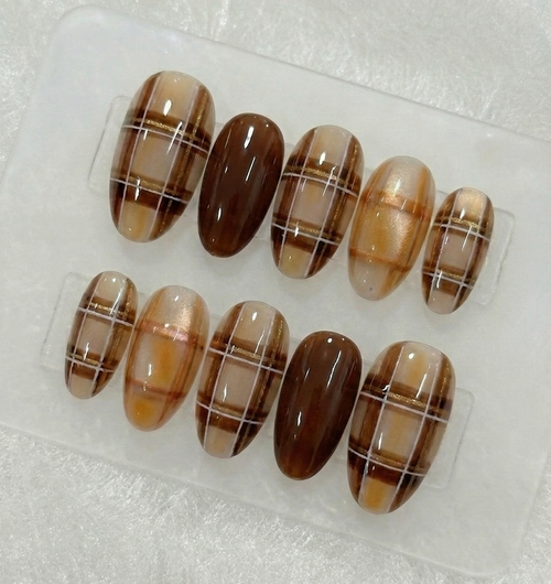 Brown Tartan Press On Nails - Beige Plaid Checkered - Gold Line Art - Cozy Fall Winter - Custom Size Set - PN251165