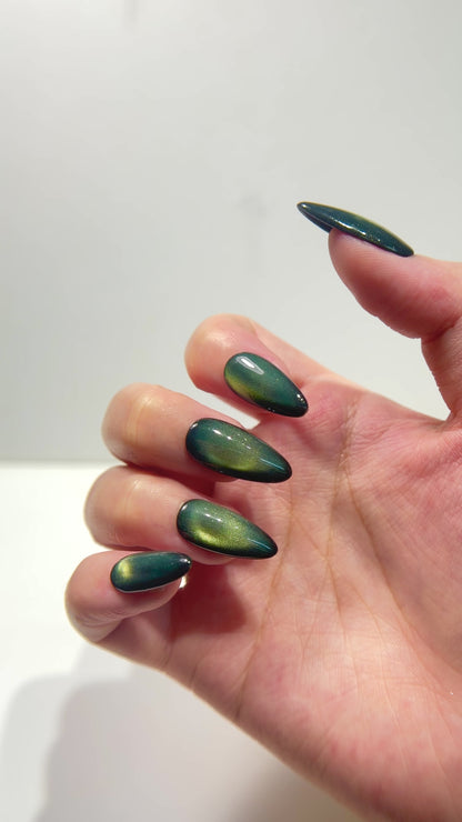 Green Cat Eye Press On Nails - Emerald Reflective Nails - Party Night Out - Handmade Magnetic Nail Set - Custom Size Set - NM233025