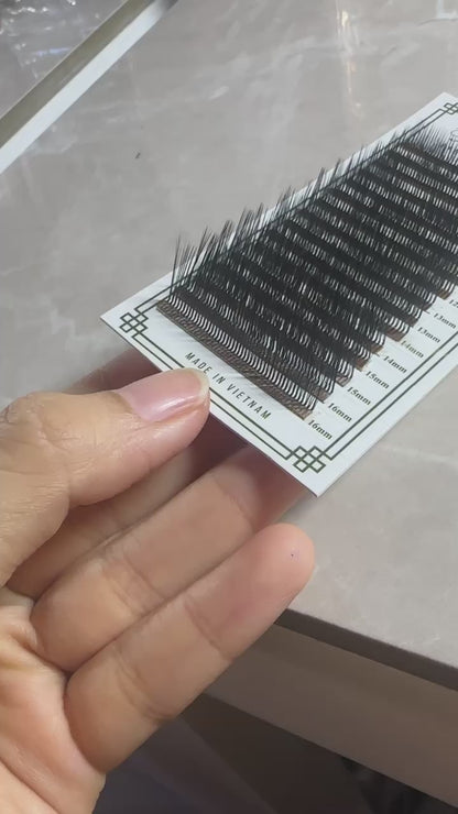 Premade Ultra-Narrow 5D Spike Fans - 800 Fans Per Box - Premium Handmade Volume Fans For Professional Eyelash Extensions