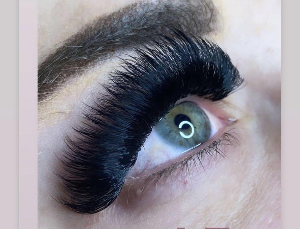 1200 Premade Volume Fans - 8 sizes in 1 box | Lengths: 11-18mm | 10D